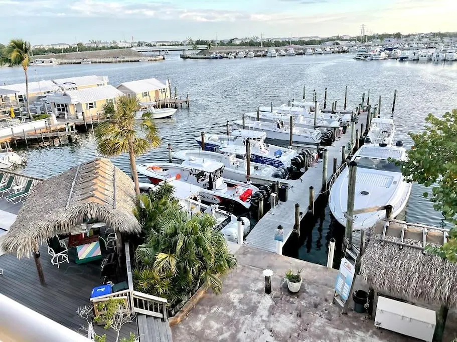 Florida - Spacious Updated Waterfront Condo 2X2 Pool Dock Key West