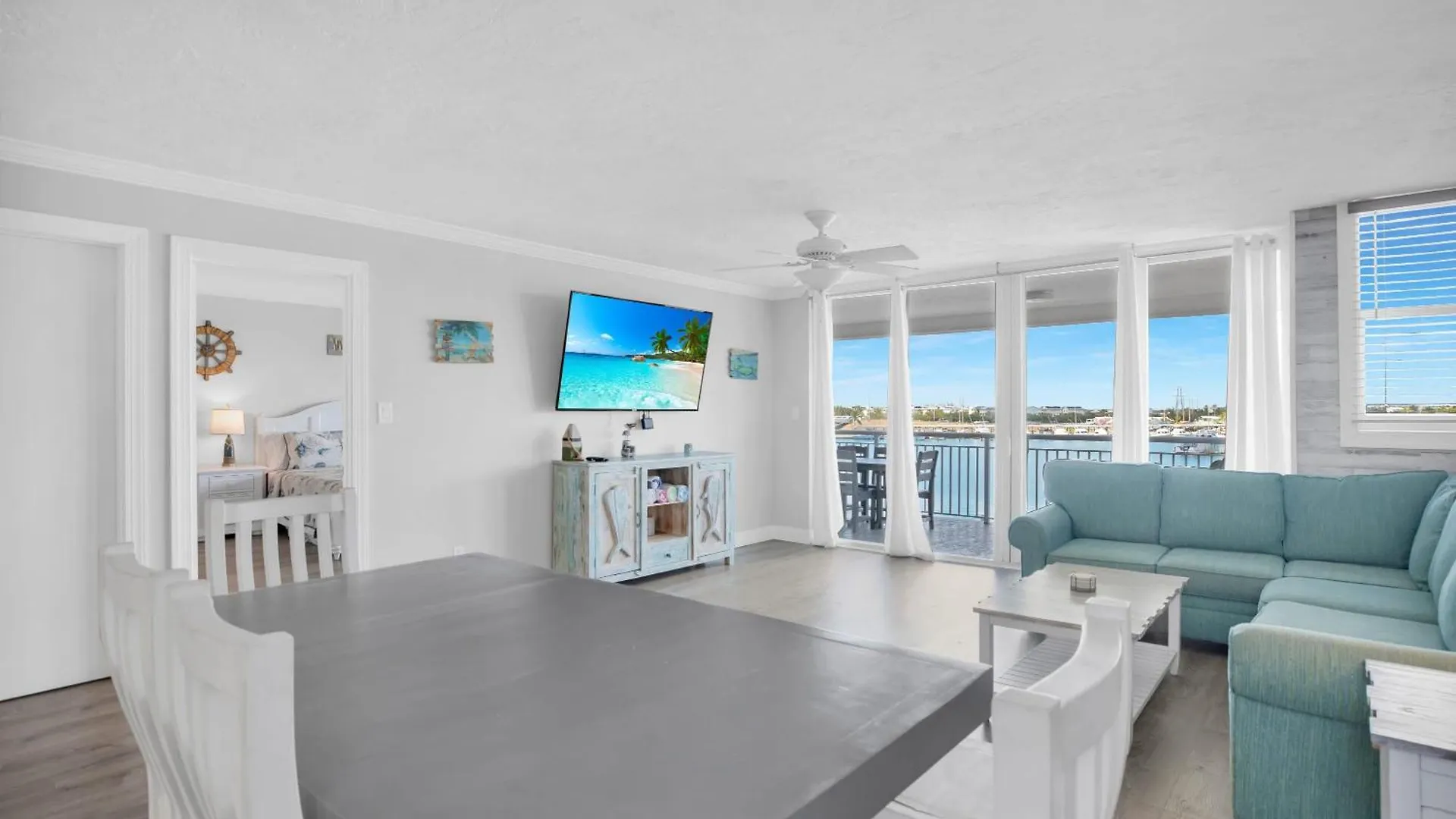 Holiday home Florida - Spacious Updated Waterfront Condo 2X2 Pool Dock Key West United States