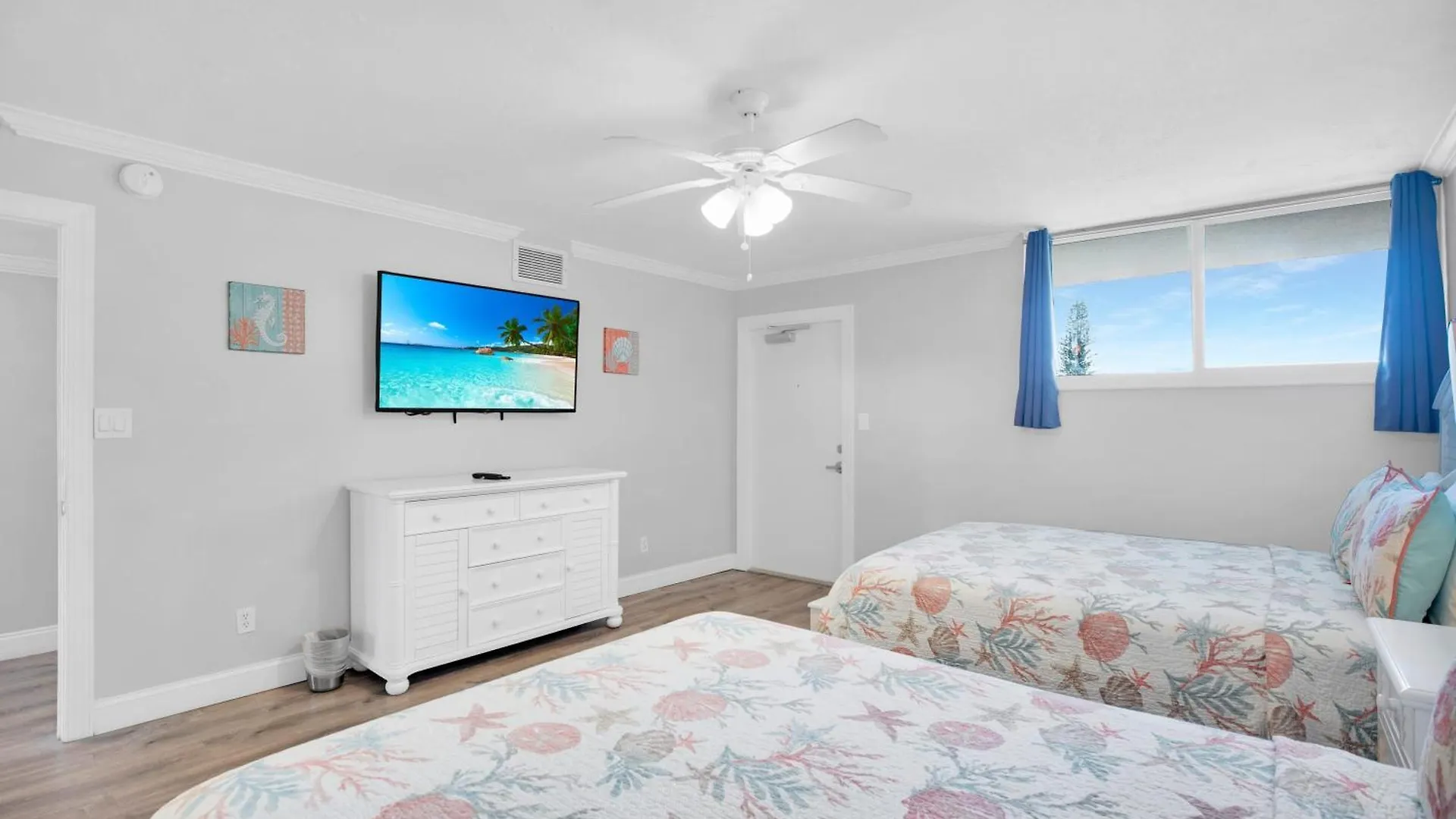 Florida - Spacious Updated Waterfront Condo 2X2 Pool Dock Key West Holiday home